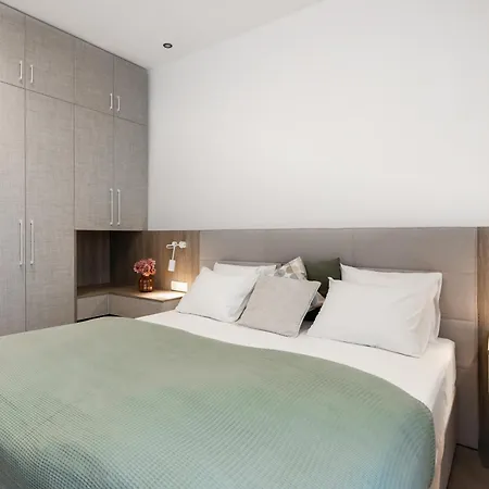 Gabi- New , 5 Min Walk From Diocletian S Palace Apartman