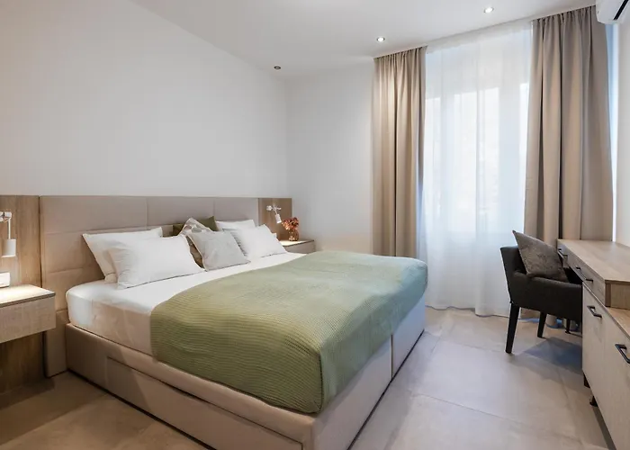 Gabi- New , 5 Min Walk From Diocletian S Palace Apartment
