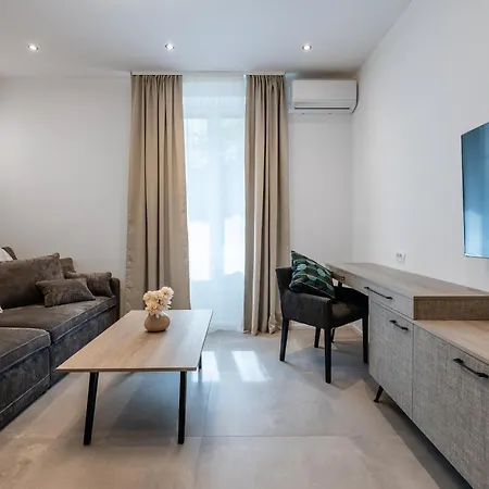 Apartmán Gabi- New , 5 Min Walk From Diocletian S Palace Split