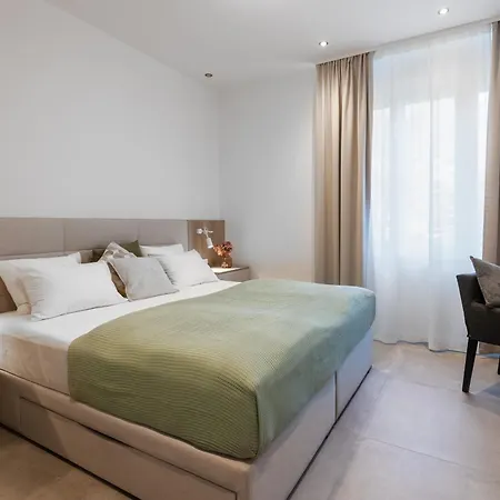 Gabi- New , 5 Min Walk From Diocletian S Palace Daire