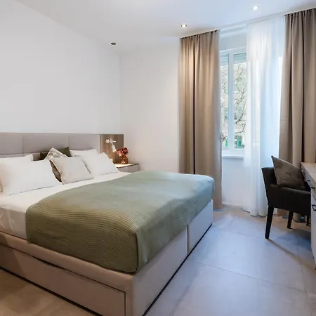 Apartmán Gabi- New , 5 Min Walk From Diocletian S Palace *