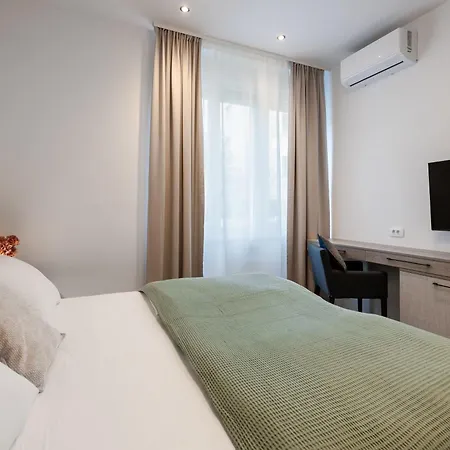 Gabi- New , 5 Min Walk From Diocletian S Palace Lejlighed *