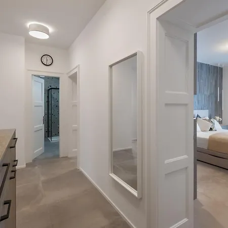 Gabi- New , 5 Min Walk From Diocletian S Palace Apartment Split