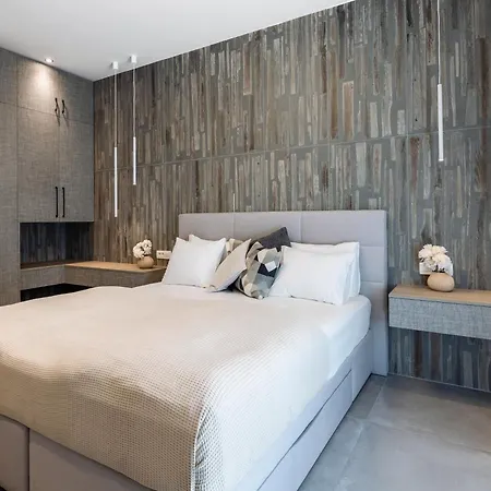 Gabi- New , 5 Min Walk From Diocletian S Palace Lejlighed *