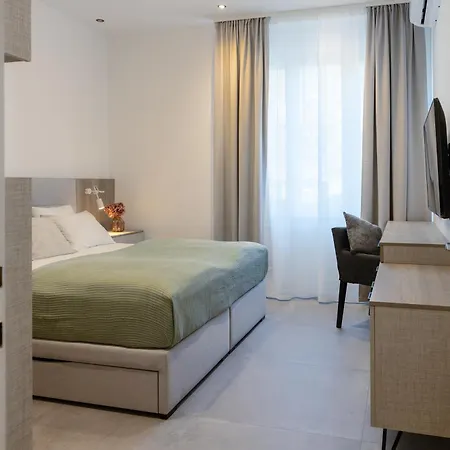 Gabi- New , 5 Min Walk From Diocletian S Palace Apartment Split