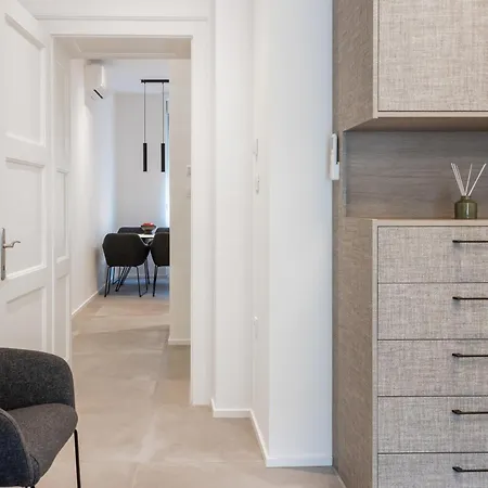 Gabi- New , 5 Min Walk From Diocletian S Palace