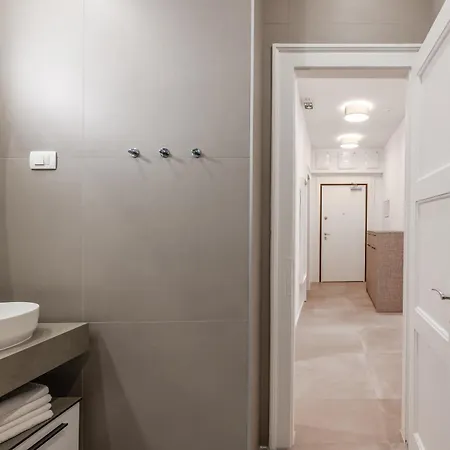 Gabi- New , 5 Min Walk From Diocletian S Palace Appartement Split