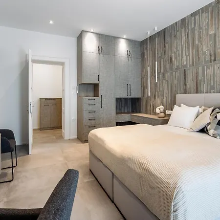 Apartment Gabi- New , 5 Min Walk From Diocletian S Palace