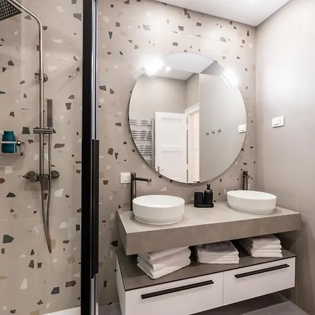 Gabi- New , 5 Min Walk From Diocletian S Palace Apartment Split