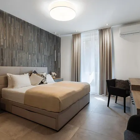 Gabi- New , 5 Min Walk From Diocletian S Palace