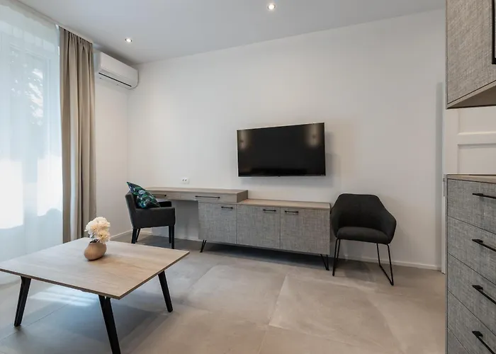 아파트 Gabi- New , 5 Min Walk From Diocletian S Palace *