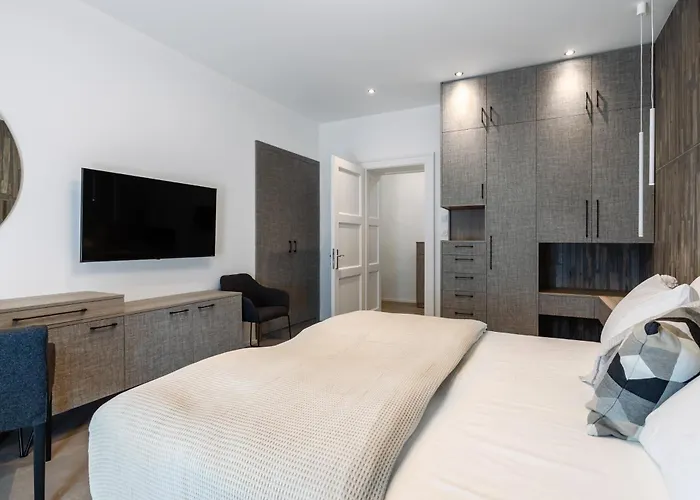 Gabi- New , 5 Min Walk From Diocletian S Palace 아파트