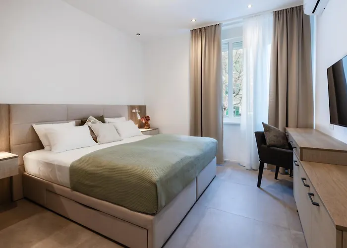 아파트 Gabi- New , 5 Min Walk From Diocletian S Palace *